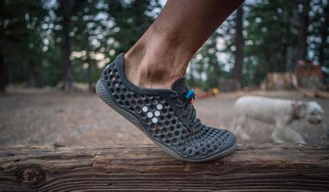 best thru hiking camp shoes.